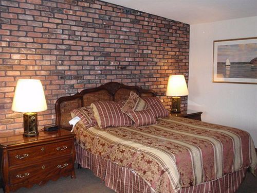Chalet Inn & Suites Centerport Экстерьер фото